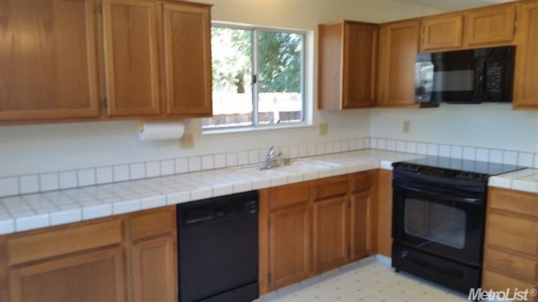 346 Castile Ln, Turlock, CA 95382 photo 4