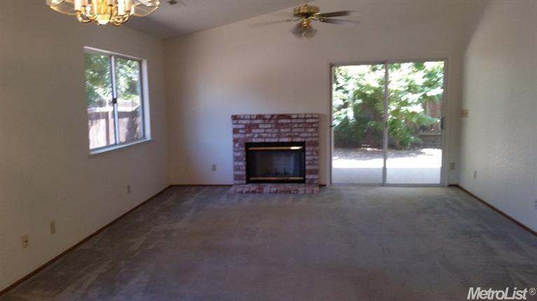 346 Castile Ln, Turlock, CA 95382 photo 2