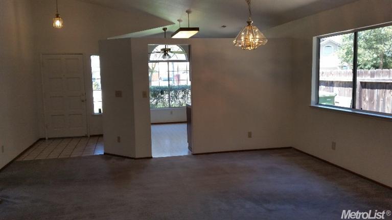 346 Castile Ln, Turlock, CA 95382 photo 3
