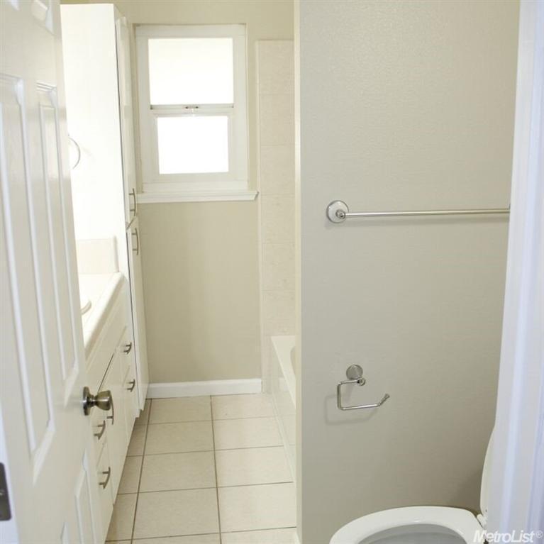 1605 Hialeah Dr, Modesto, CA 95350 photo 10