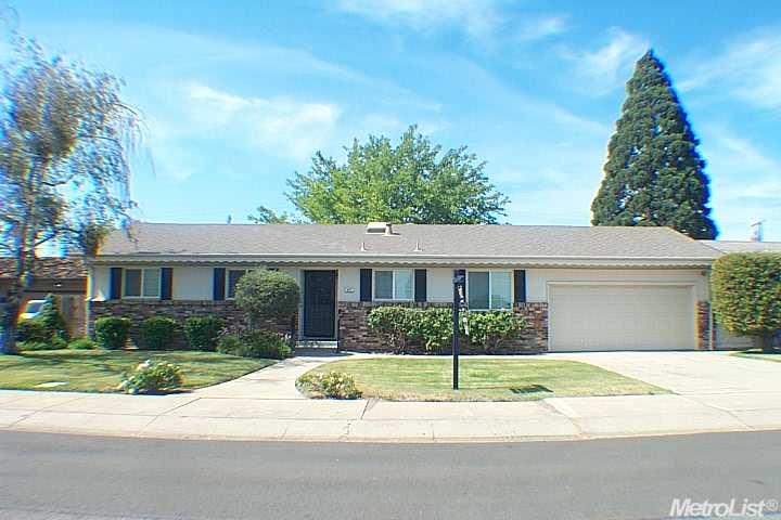 927 Daisy Ave, Lodi, CA 95242 photo 1