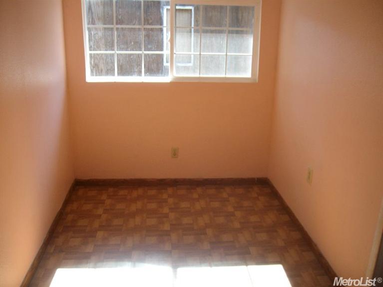 1533 Placer Ave, Modesto, CA 95358 photo 9