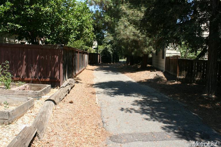 2408 Van Gogh St, Davis, CA 95618 photo 17