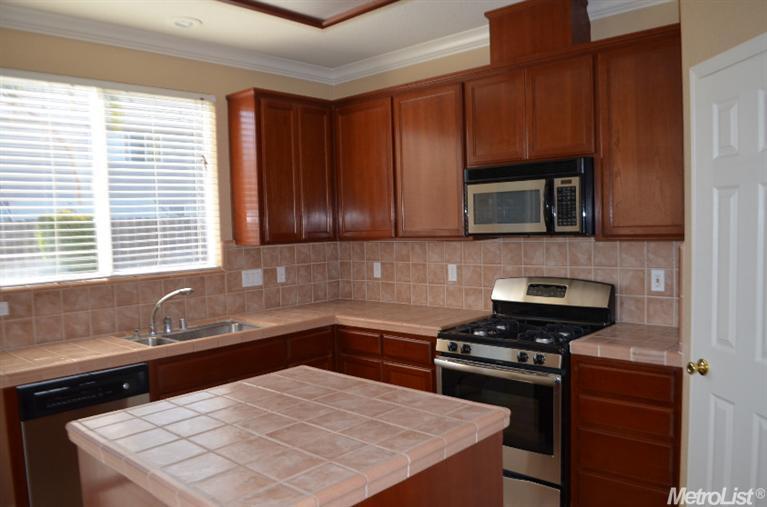 2142 Azevedo Ave, Manteca, CA 95337 photo 5