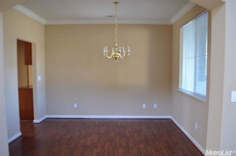 2142 Azevedo Ave, Manteca, CA 95337 photo 2