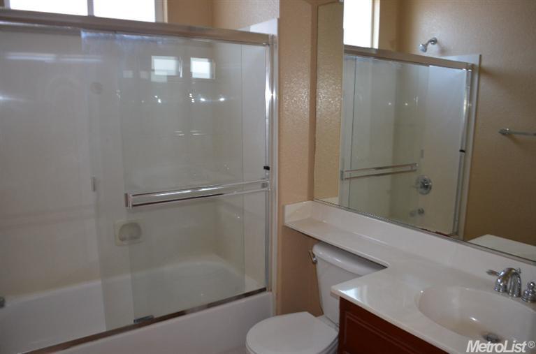 2142 Azevedo Ave, Manteca, CA 95337 photo 9