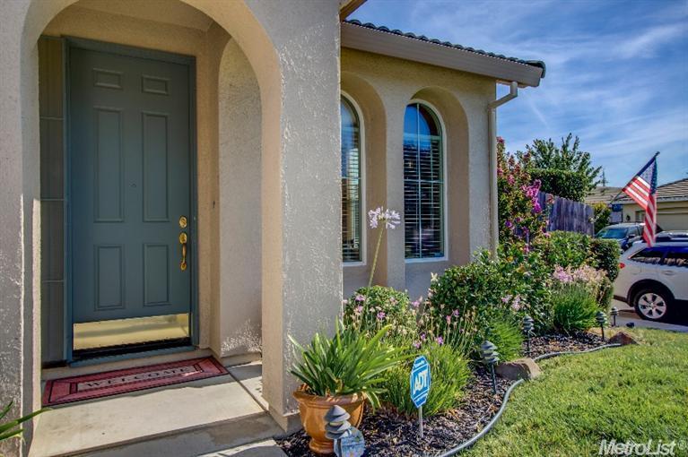 5637 Ridgepoint Dr, Antelope, CA 95843 photo 2