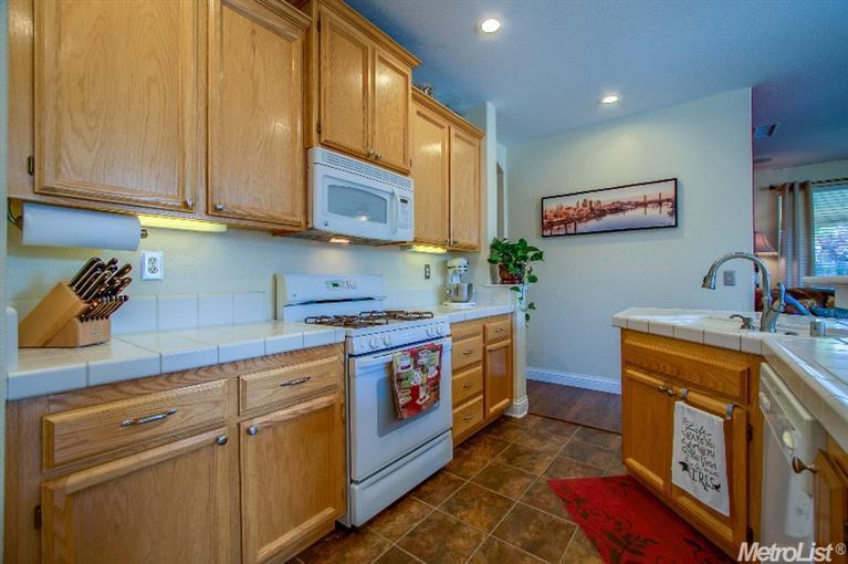 5637 Ridgepoint Dr, Antelope, CA 95843 photo 4