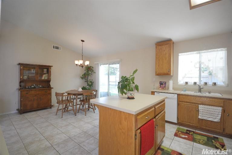 222 Lapwing Ln, Galt, CA 95632 photo 7