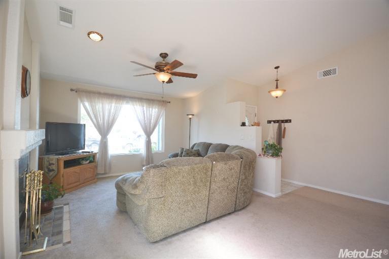 222 Lapwing Ln, Galt, CA 95632 photo 4