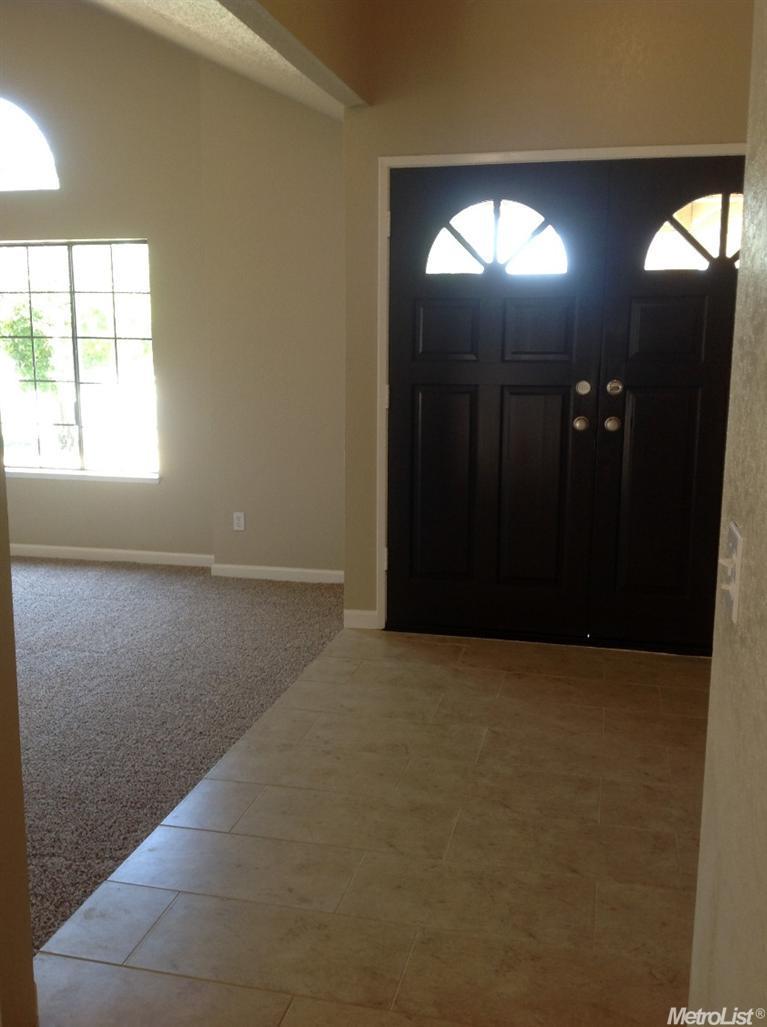 1109 Bordeaux Dr, Modesto, CA 95351 photo 2