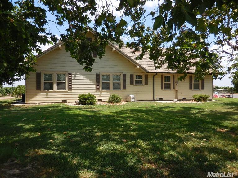 1002 W Harney Ln, Lodi, CA 95242 photo 5
