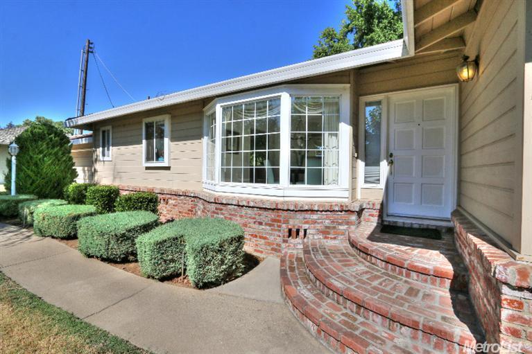 2008 Claremont Rd, Carmichael, CA 95608 photo 2