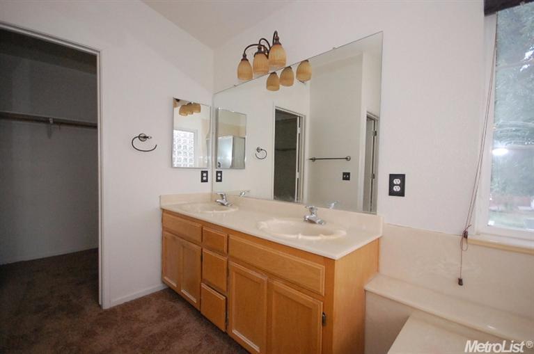 2481 Whitewater Way, Modesto, CA 95351 photo 20