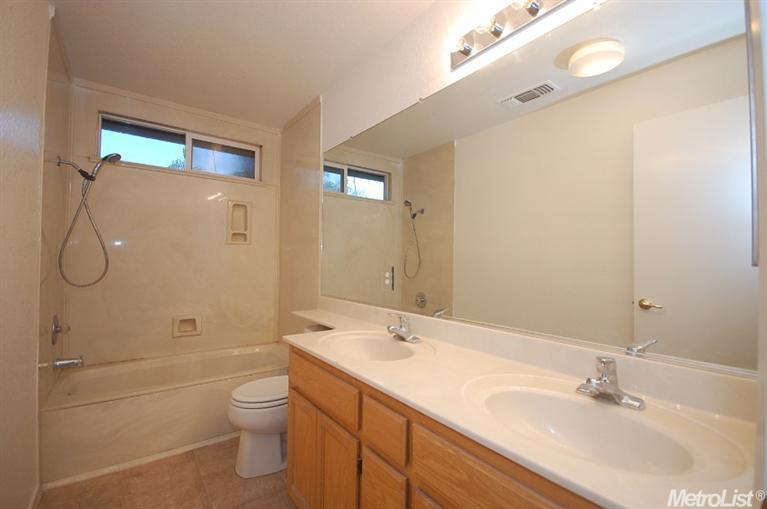 2481 Whitewater Way, Modesto, CA 95351 photo 14