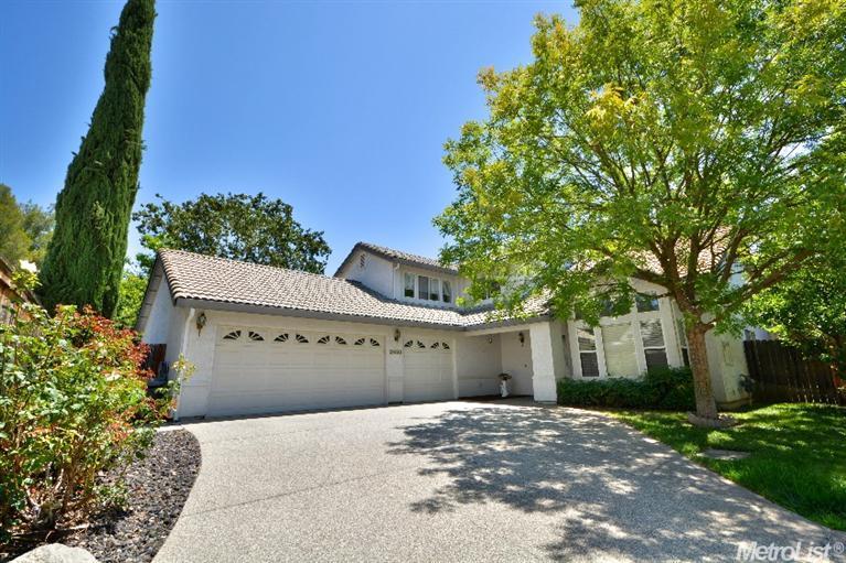 2950 Whitewood Dr, Carmichael, CA 95608 photo 1