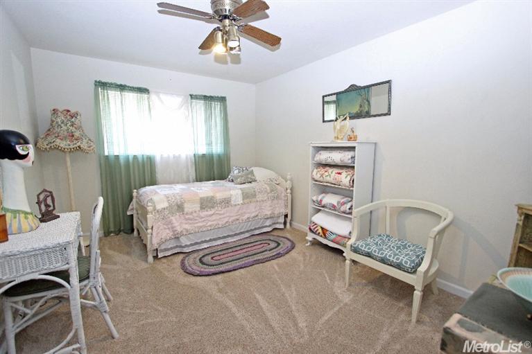 921 Rugby Ln, Modesto, CA 95356 photo 9