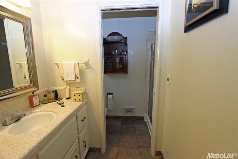 921 Rugby Ln, Modesto, CA 95356 photo 6