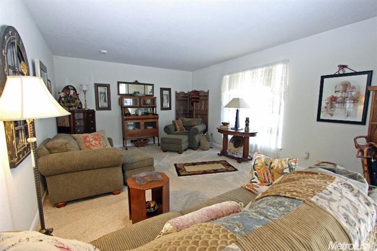 921 Rugby Ln, Modesto, CA 95356 photo 5