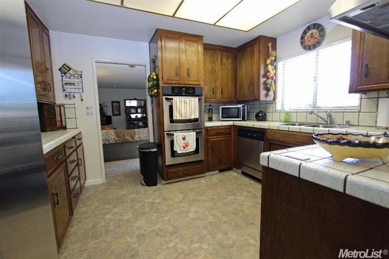921 Rugby Ln, Modesto, CA 95356 photo 3