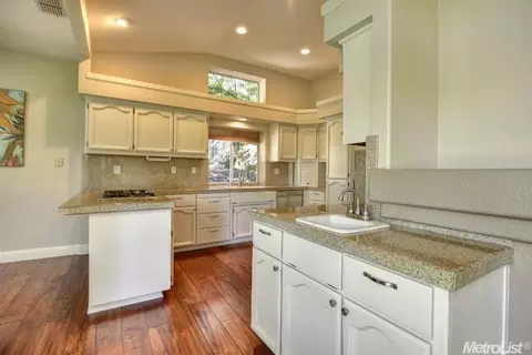 122 Burrill Dr, Folsom, CA 95630 photo 9