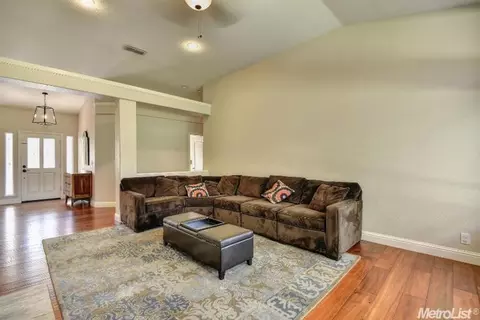 122 Burrill Dr, Folsom, CA 95630 photo 8