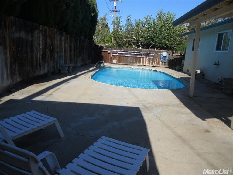 1609 Bay Meadows Dr, Modesto, CA 95350 photo 12