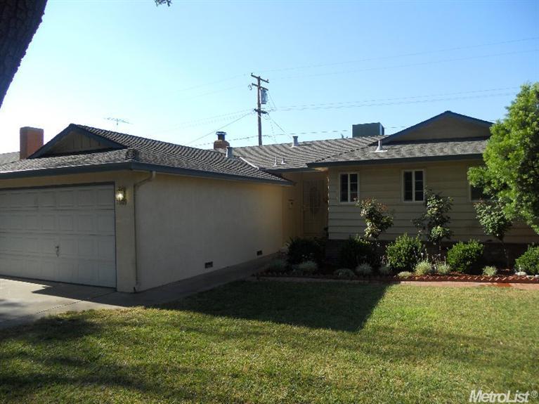 1609 Bay Meadows Dr, Modesto, CA 95350 photo 2