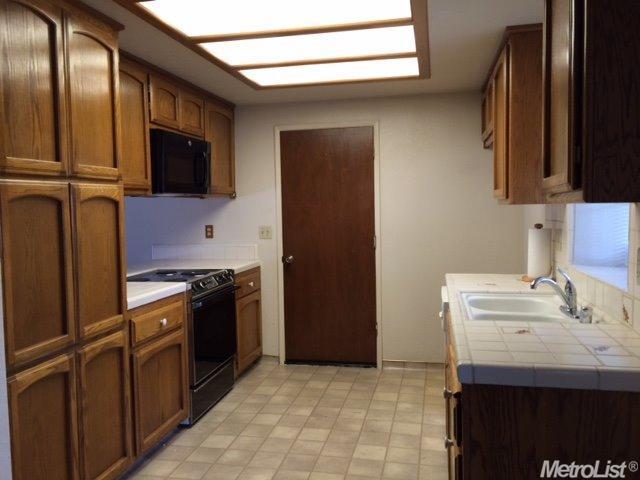 2649 Dardanelle Dr, Modesto, CA 95355 photo 8