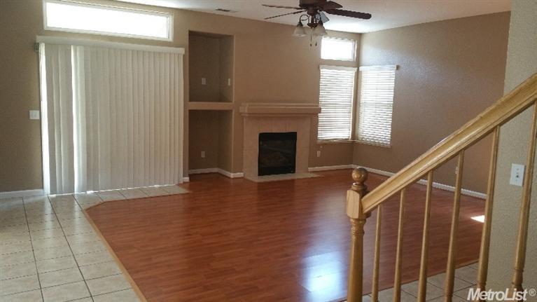 3929 Wright St, Turlock, CA 95382 photo 2