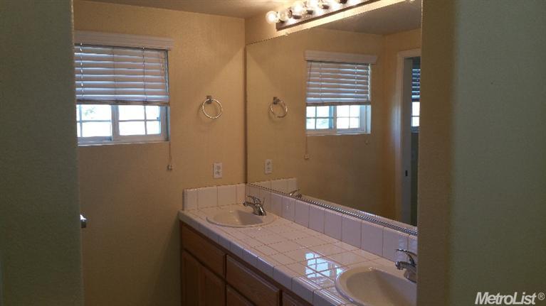 3929 Wright St, Turlock, CA 95382 photo 12