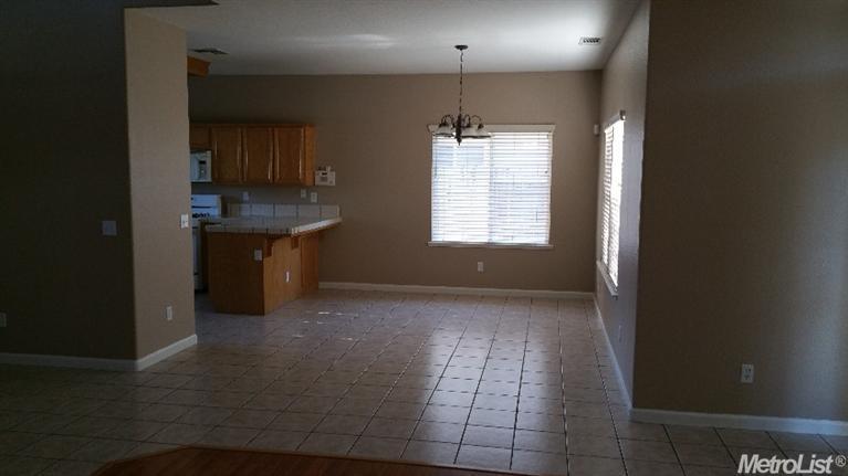 3929 Wright St, Turlock, CA 95382 photo 5