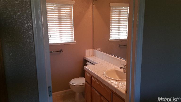 3929 Wright St, Turlock, CA 95382 photo 8