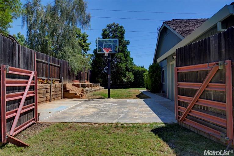 111 Goodell Rd, Folsom, CA 95630 photo 2