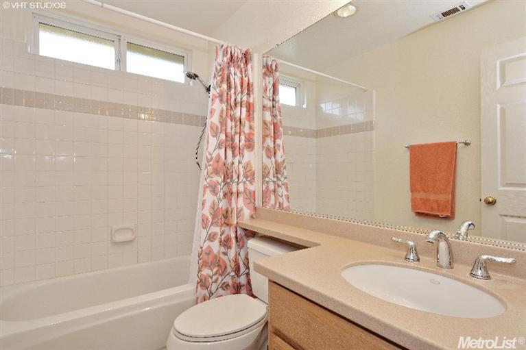 1409 Santander Ct, Davis, CA 95618 photo 14