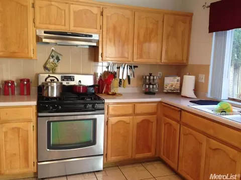 2101 Liselle Ln, Modesto, CA 95358 photo 2