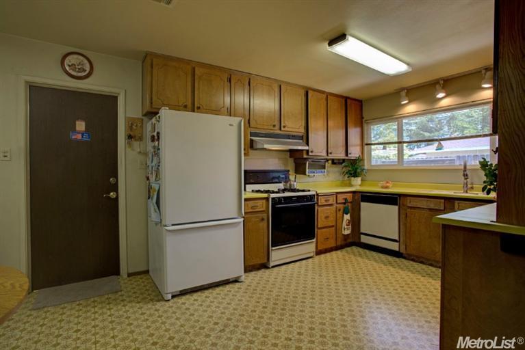 107 Perraud Dr, Folsom, CA 95630 photo 12