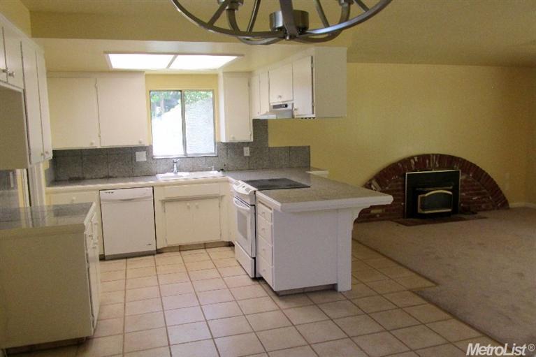1421 Stembridge Ct, Modesto, CA 95350 photo 2