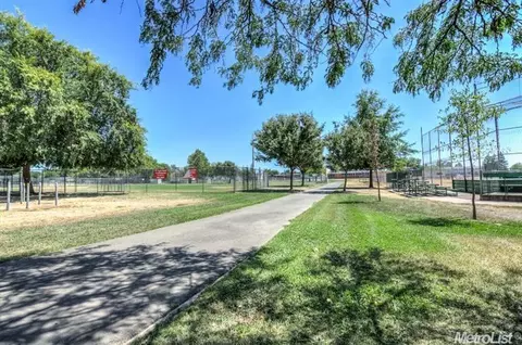 2101 Maddox Ct, Carmichael, CA 95608 photo 22