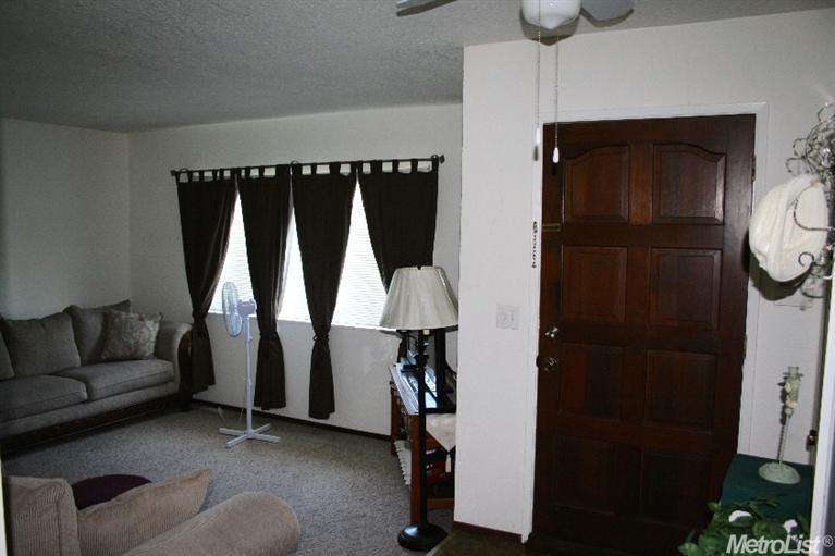 1463 Claremont Dr, Manteca, CA 95336 photo 1