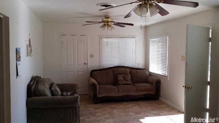 4228 Lucinda Ave, Keyes, CA 95328 photo 3