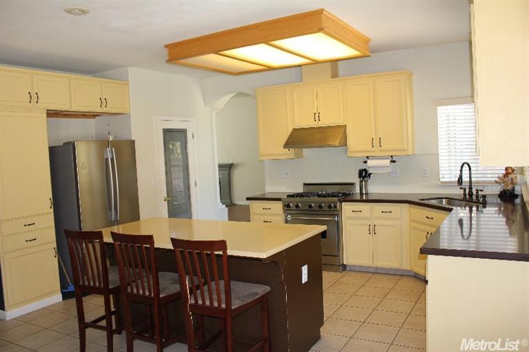 2805 Macbeth Ct, Modesto, CA 95355 photo 3