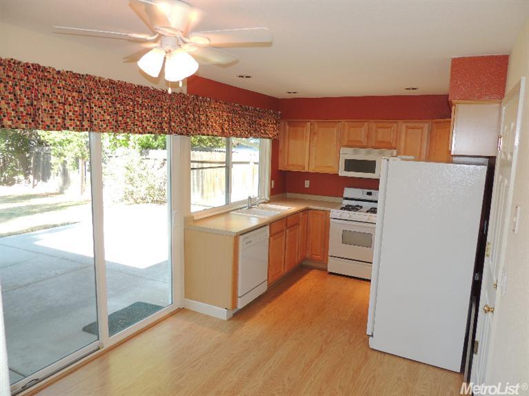 8917 Ramstad Ave, Fair Oaks, CA 95628 photo 4