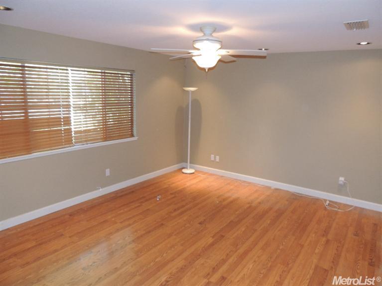 8917 Ramstad Ave, Fair Oaks, CA 95628 photo 3