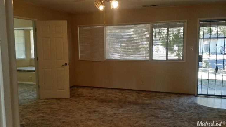 1924 Somerset Dr, Modesto, CA 95350 photo 4
