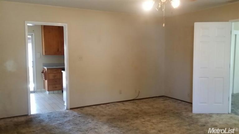 1924 Somerset Dr, Modesto, CA 95350 photo 5