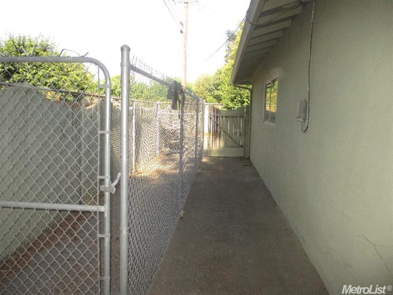 2909 Parkview Dr, Modesto, CA 95355 photo 21