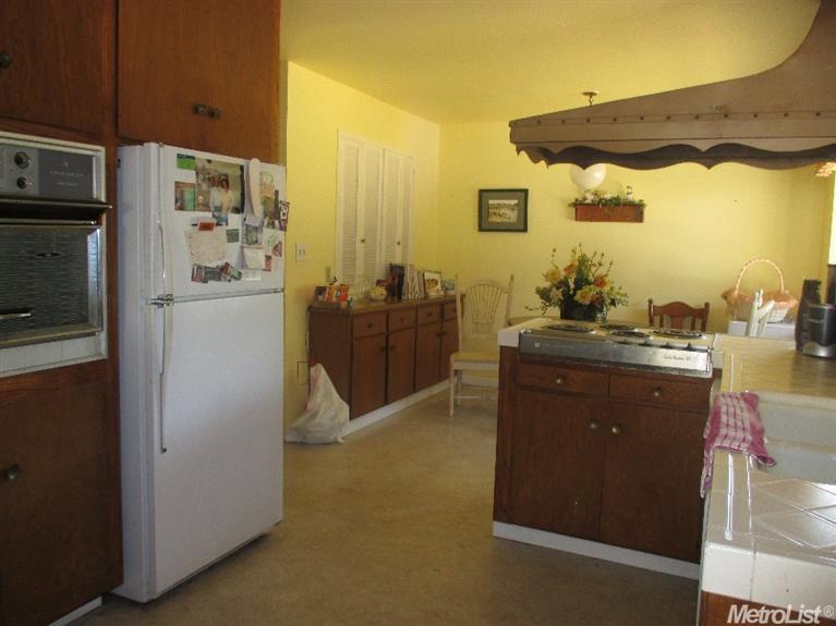 2909 Parkview Dr, Modesto, CA 95355 photo 7