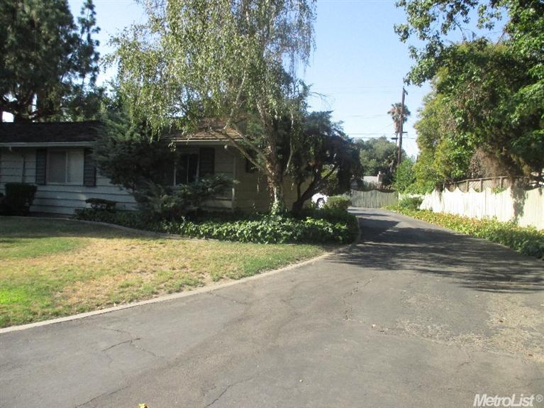 2909 Parkview Dr, Modesto, CA 95355 photo 2