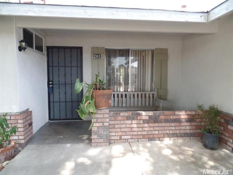 201 Eula Dr, Modesto, CA 95354 photo 2